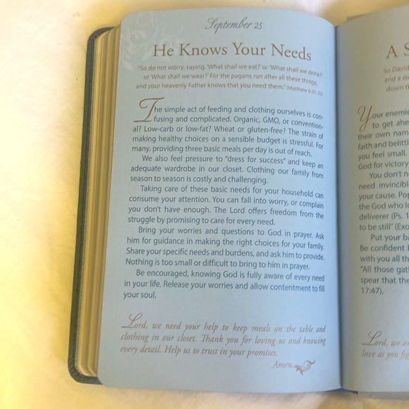 366 DEVOTIONS For Couples. MR. & MRS - Picture 10 of 14